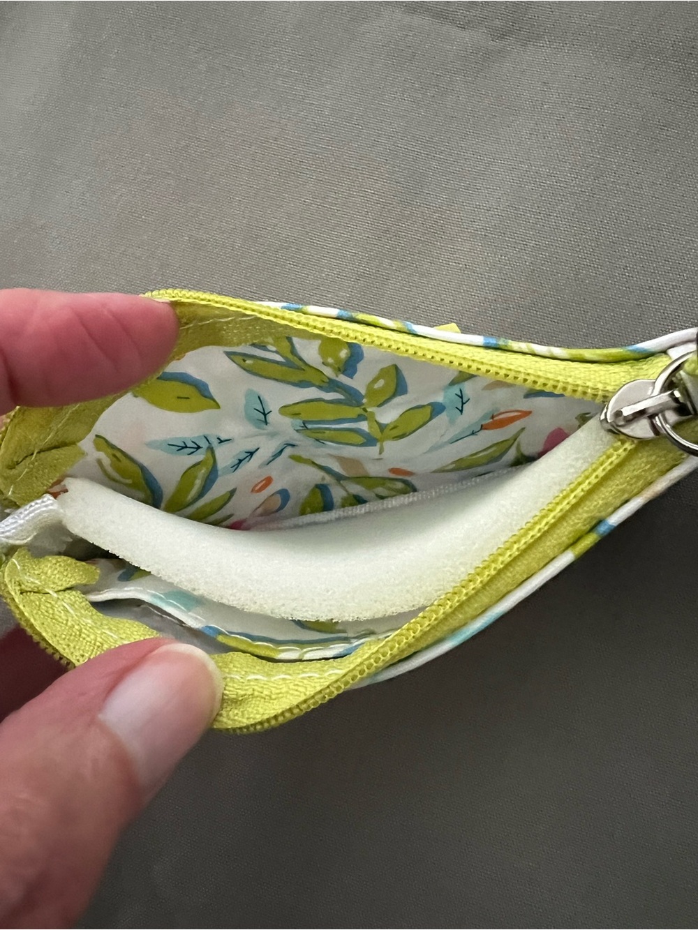 Scout Olive or Twist Print IDKase Card Holder Wallet NWT - Picture 3 of 3